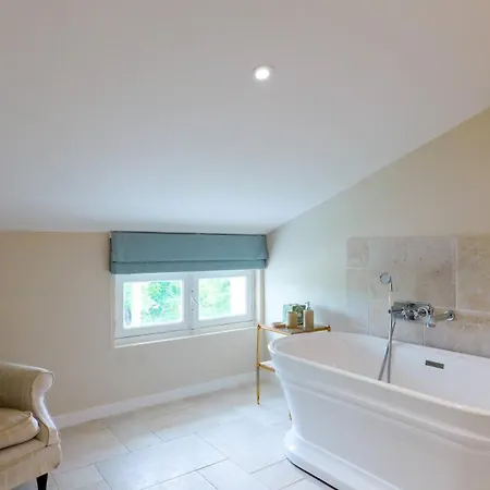 Luxury De Chateau Mirabel - Petite Mirabel - Saltwater Swimming Pool, Ac Holiday home